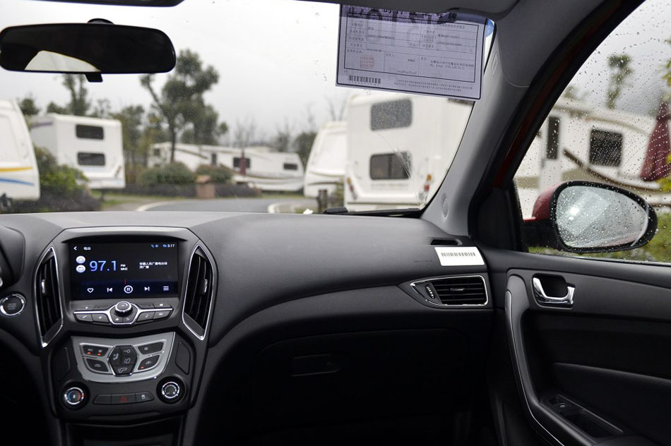 2016款 1.5L 手动领臻版 内饰