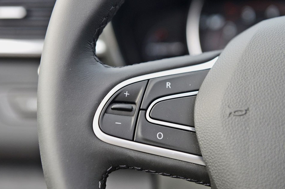 2016款 2.0L 四驱至尊版 内饰