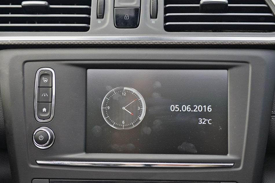 2016款 2.0L 四驱至尊版 内饰