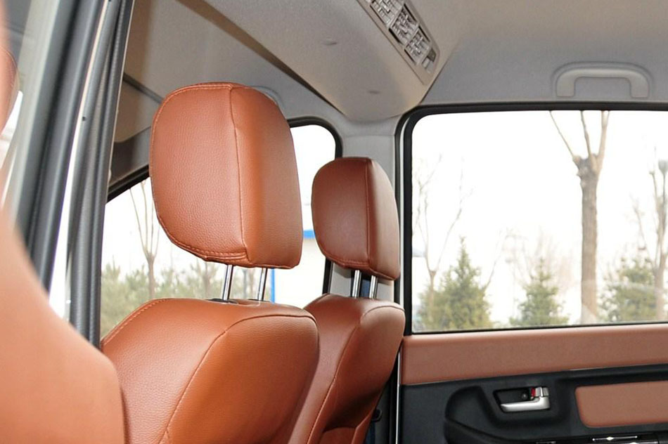 2016款 1.5L 舒适型DAM15 座椅空间