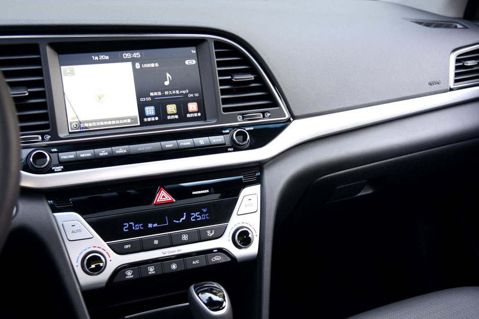2016款 1.6L 自动智炫·旗舰型 内饰