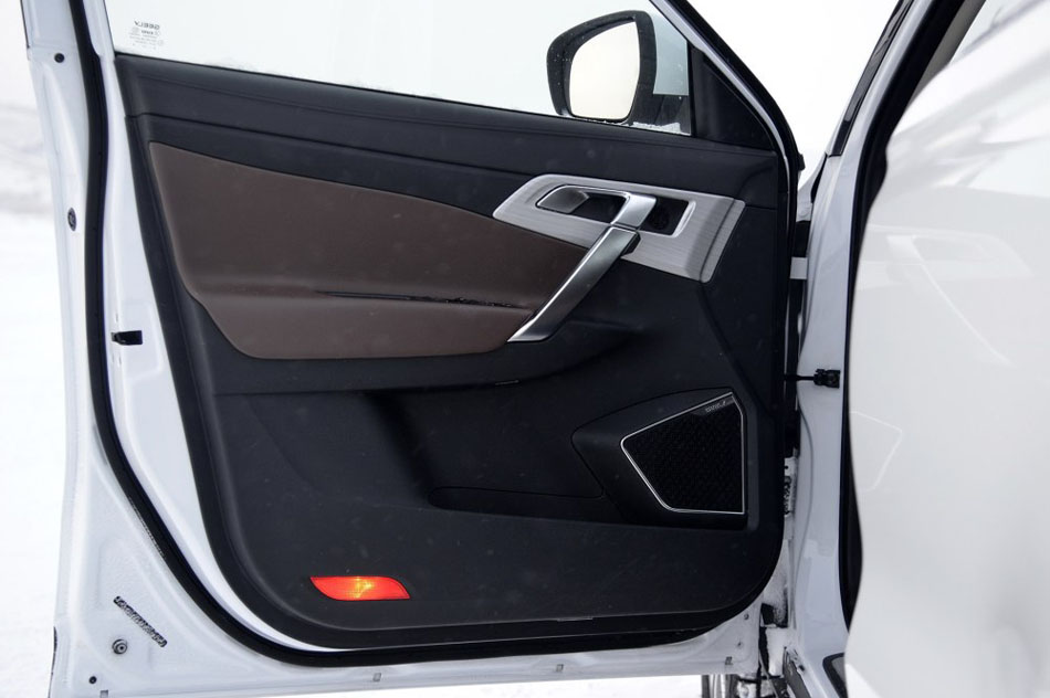 2016款 1.8TD 自动四驱智尊型 座椅空间