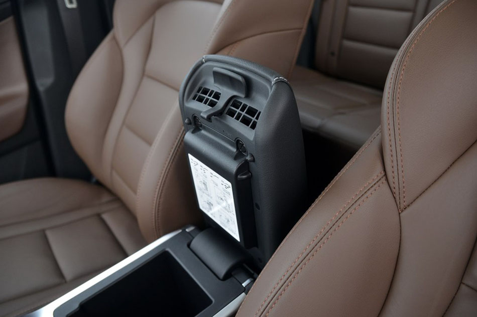 2016款 1.8TD 自动四驱智尊型 座椅空间