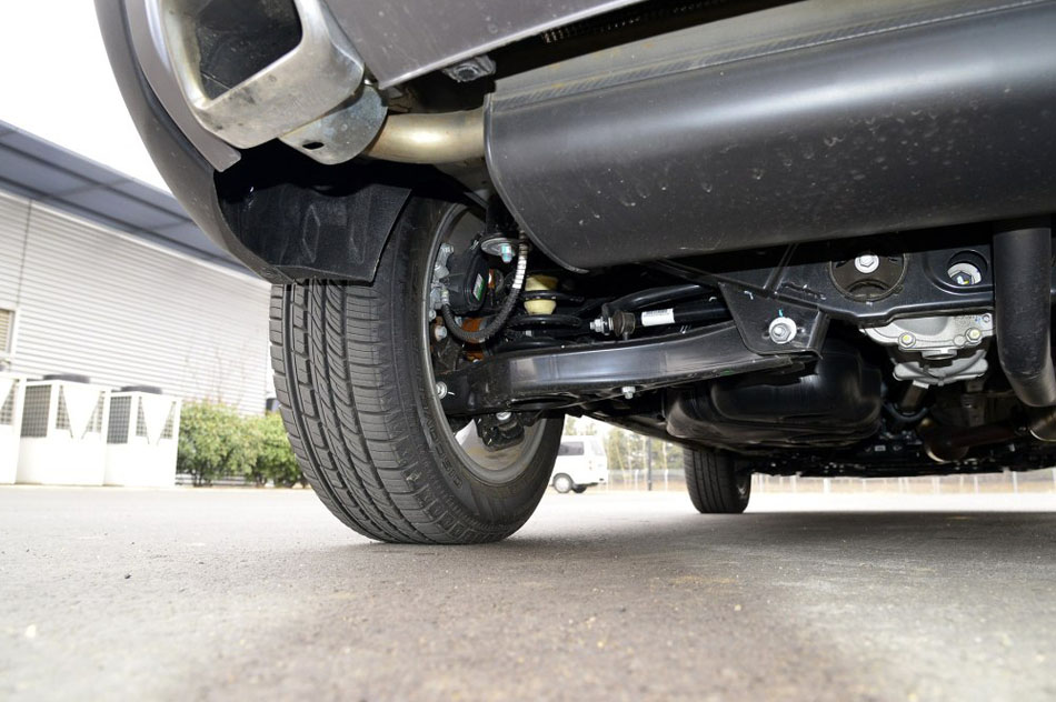 2016款 1.8TD 自动四驱智尊型 引擎底盘