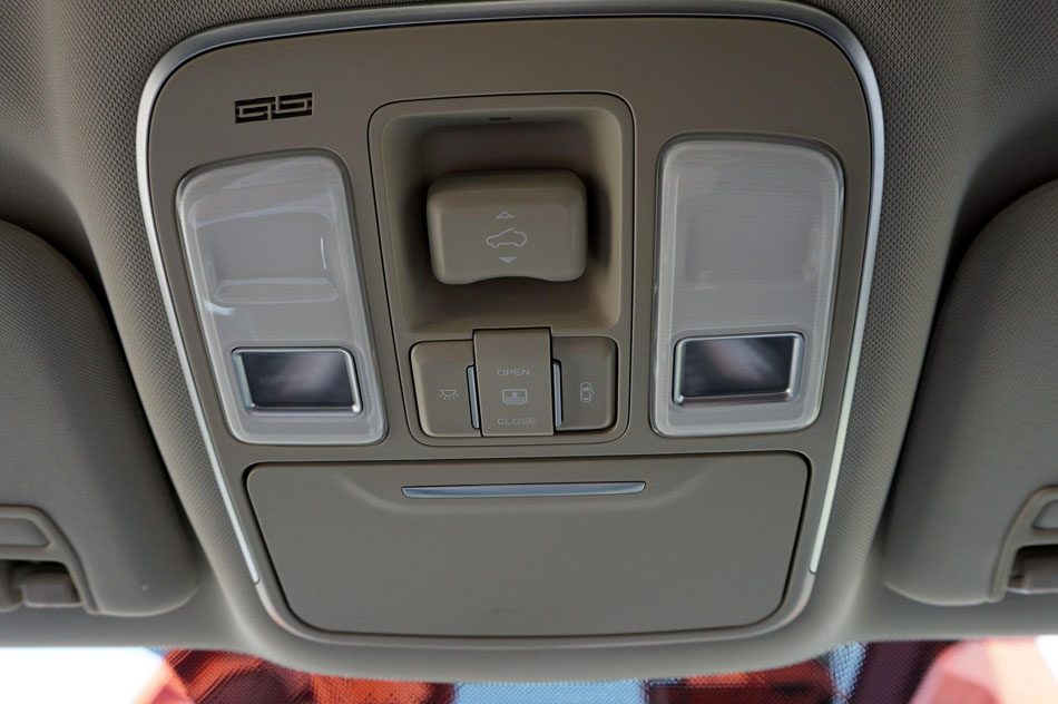 2018款 1.8TD 手动两驱智雅型 座椅空间