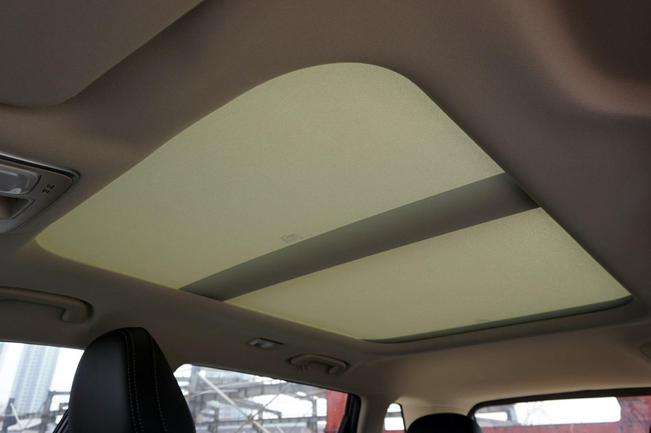 2018款 1.8TD 手动两驱智雅型 座椅空间