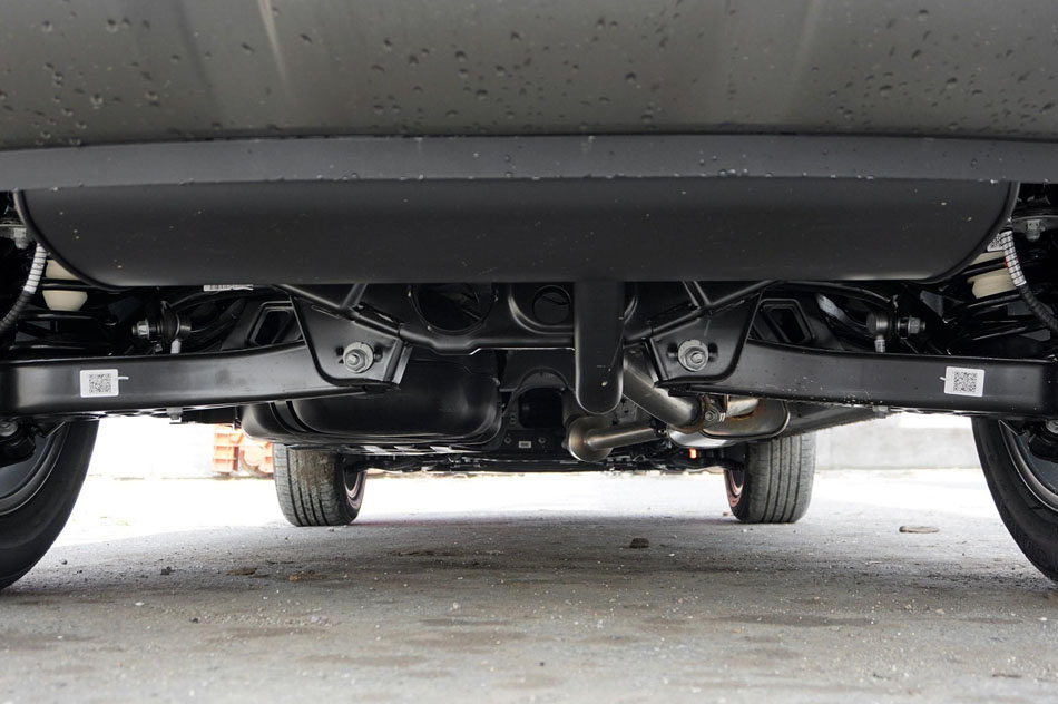 2018款 1.8TD 手动两驱智雅型 引擎底盘