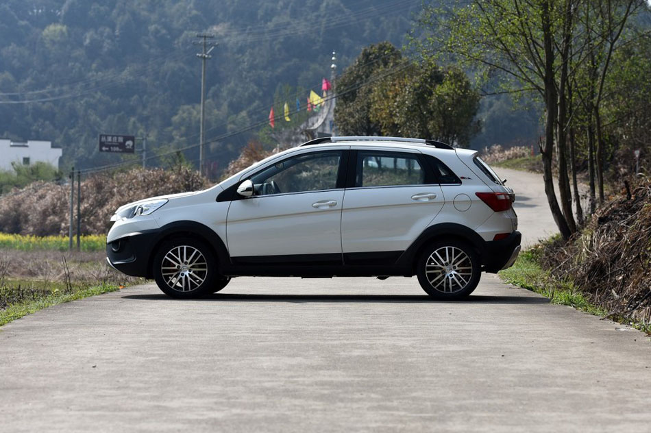 2016款 1.5L 手动乐慧版 外观