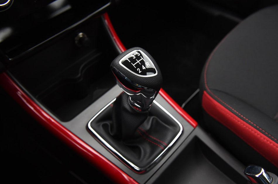 2016款 1.5L 手动乐慧版 内饰