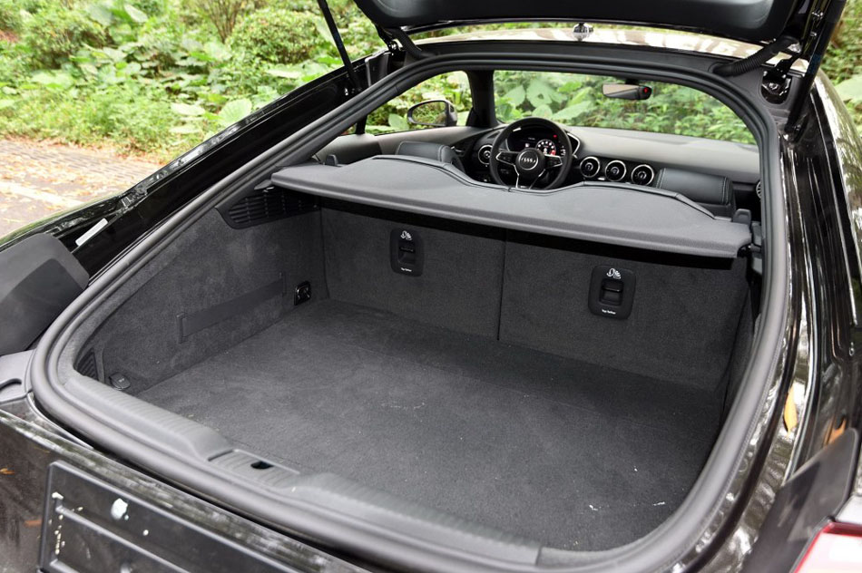 2016款 TTS Coupe 2.0TFSI quattro 座椅空间