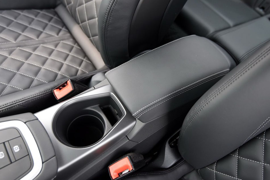 2016款 TTS Coupe 2.0TFSI quattro 座椅空间