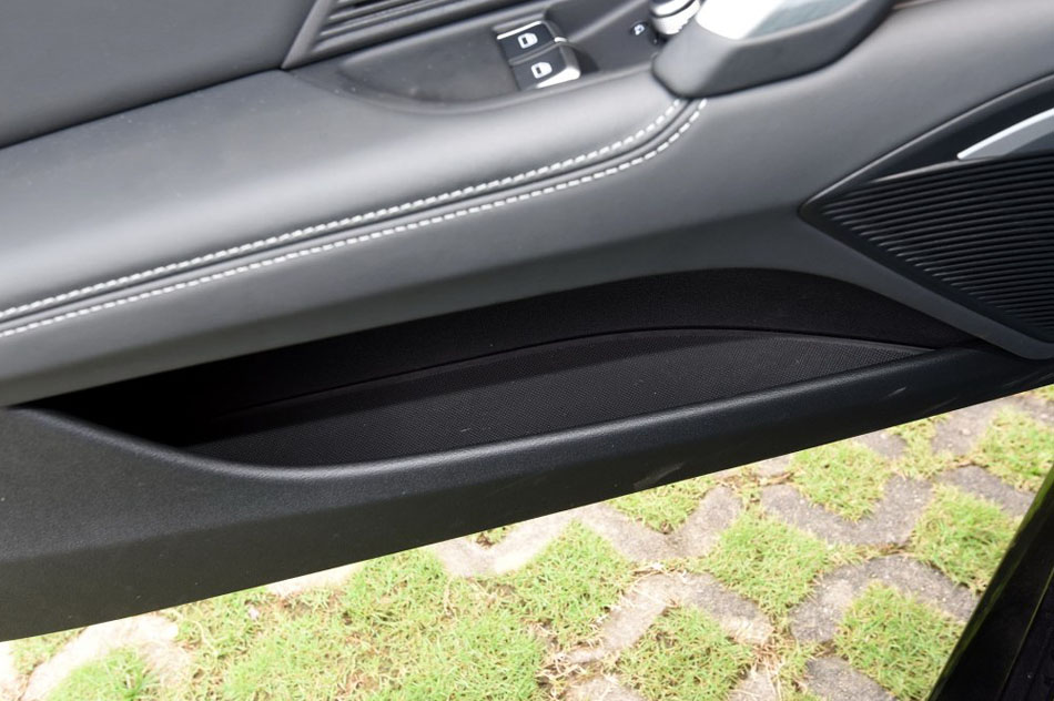 2016款 TTS Coupe 2.0TFSI quattro 座椅空间