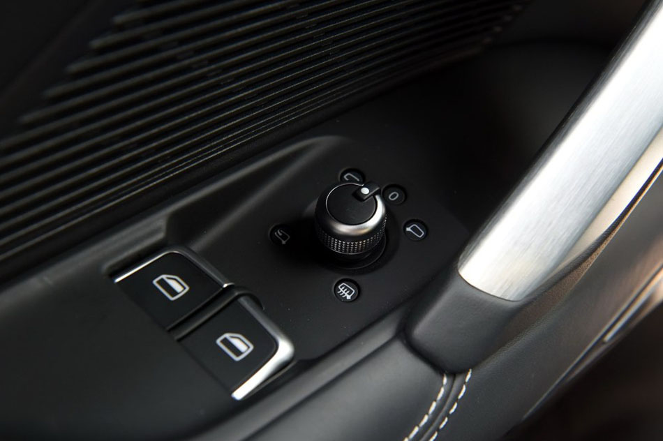 2016款 TTS Coupe 2.0TFSI quattro 座椅空间