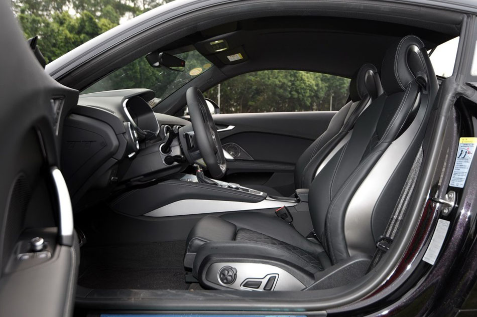 2016款 TTS Coupe 2.0TFSI quattro 座椅空间