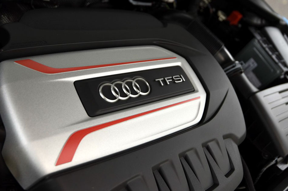 2016款 TTS Coupe 2.0TFSI quattro 引擎底盘