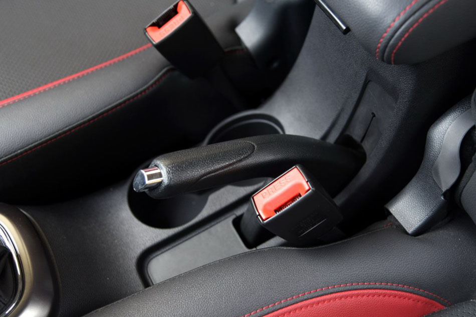 2016款 1.5L 手动尊贵版 内饰