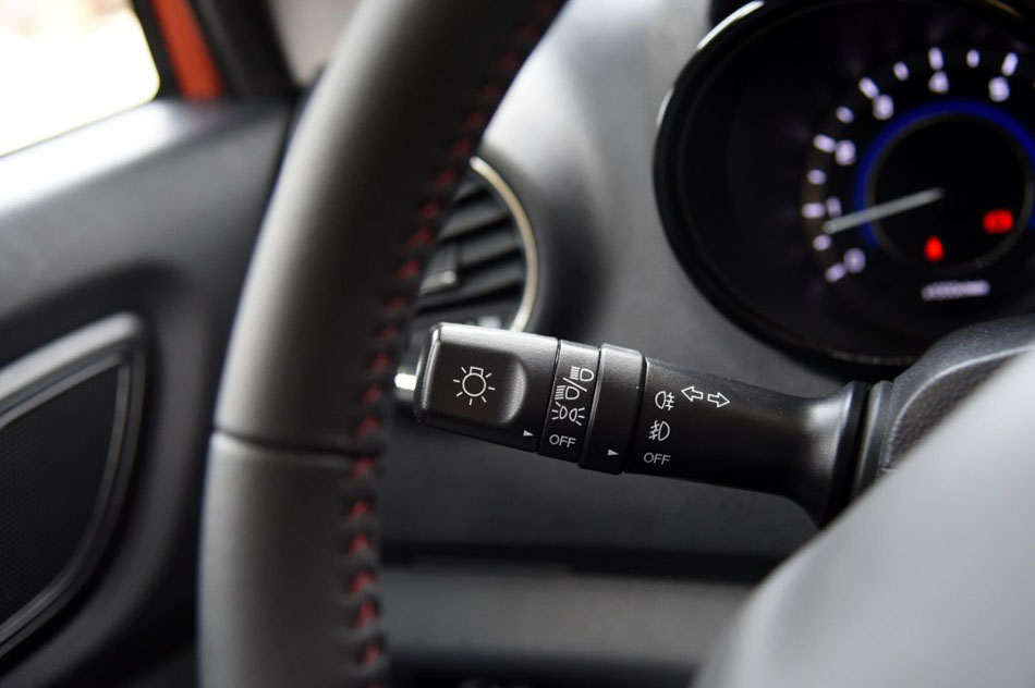 2016款 1.5L 手动尊贵版 内饰
