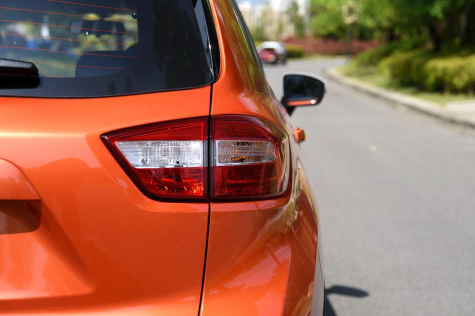 2016款 1.5L 手动尊贵版 细节