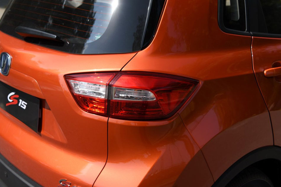 2016款 1.5L 手动尊贵版 细节