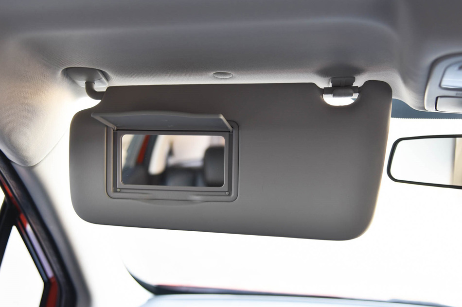 2019款 1.5L 自动旗舰型 座椅空间