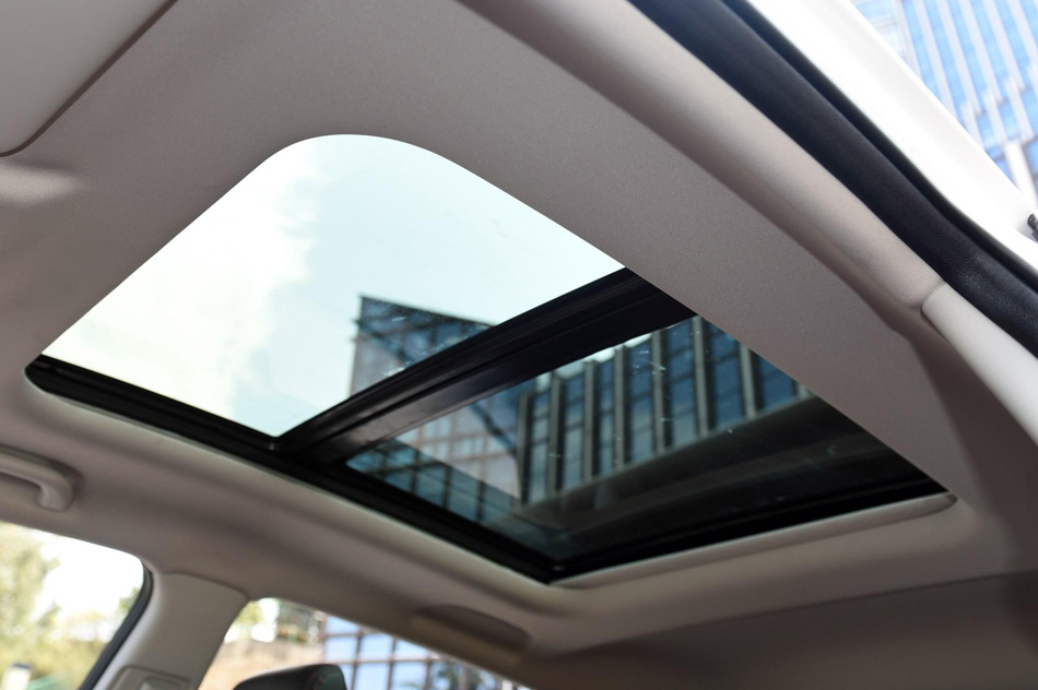 2019款 1.5L 自动旗舰型 座椅空间