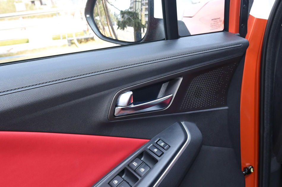 2019款 1.5L 自动旗舰型 座椅空间