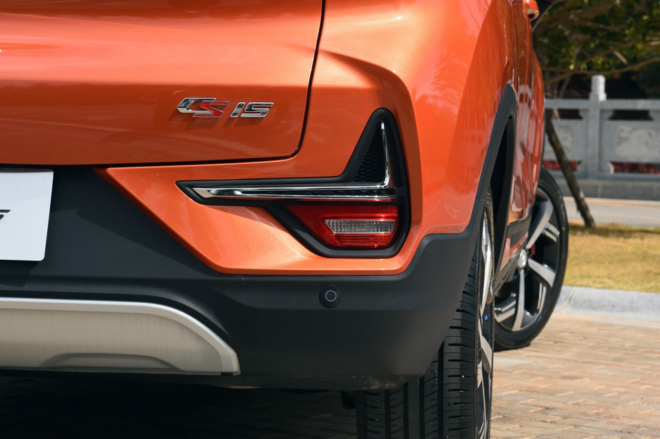 2019款 1.5L 自动旗舰型 细节