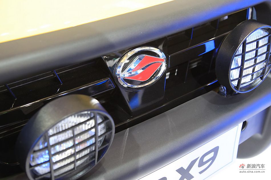 江铃陆风X9