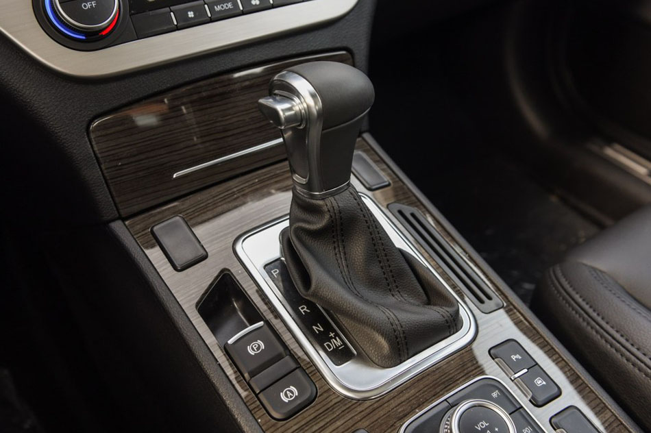 2016款 1.5T 自动两驱精英型 内饰