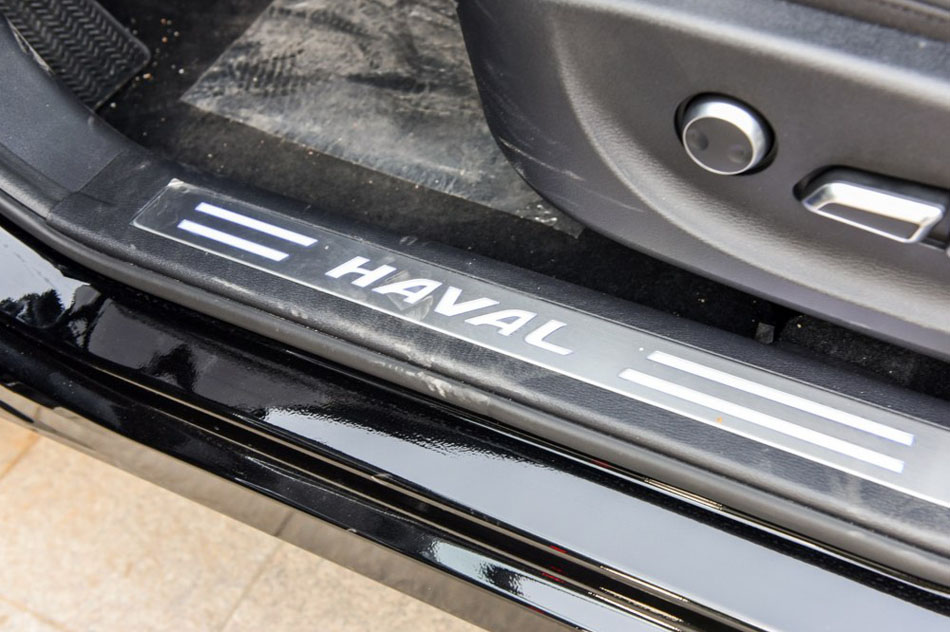 2016款 1.5T 自动两驱精英型 座椅空间