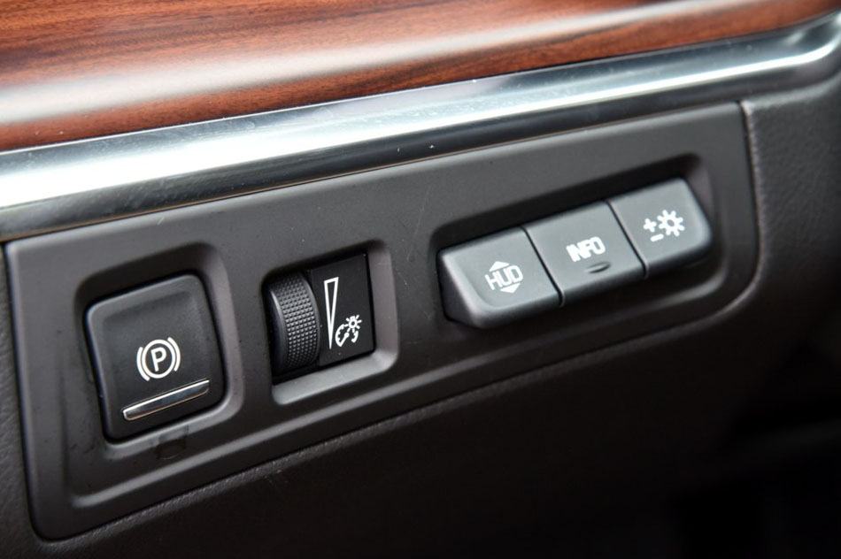 2016款 28T 四驱铂金版 内饰