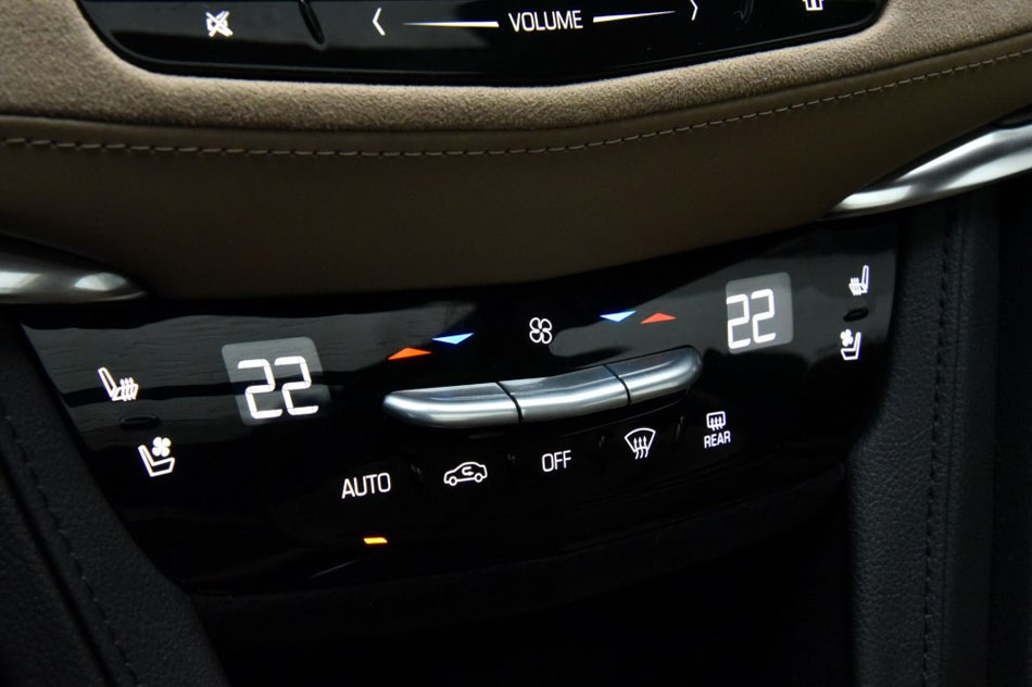 2016款 28T 四驱铂金版 内饰