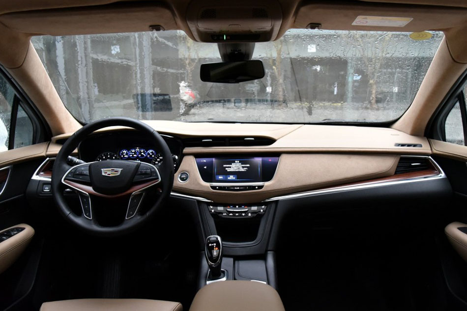 2016款 28T 四驱铂金版 内饰