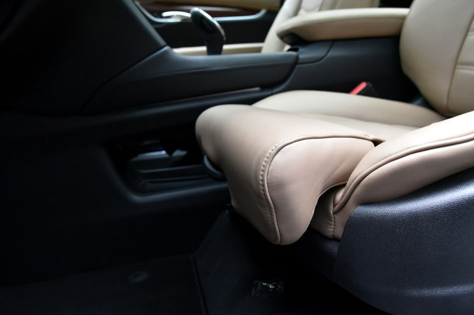 2016款 28T 四驱铂金版 座椅空间