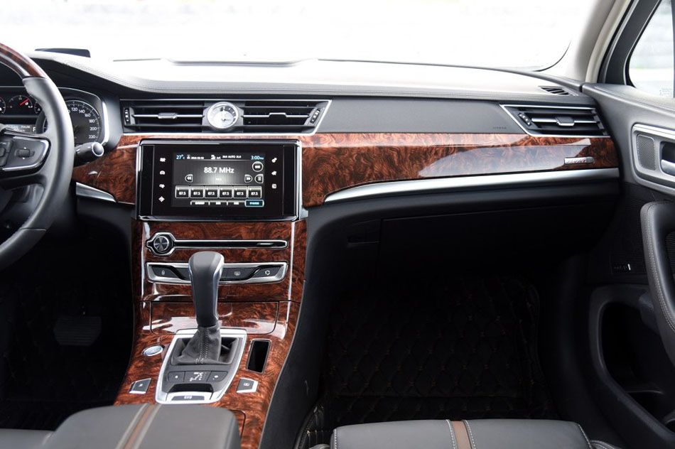 2016款 1.8T 旗舰型 内饰