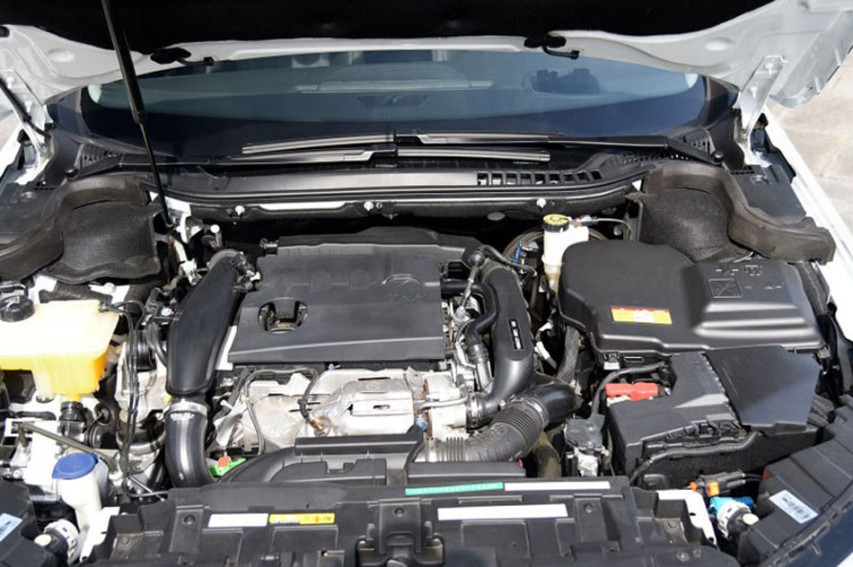 2016款 1.8T 旗舰型 引擎底盘