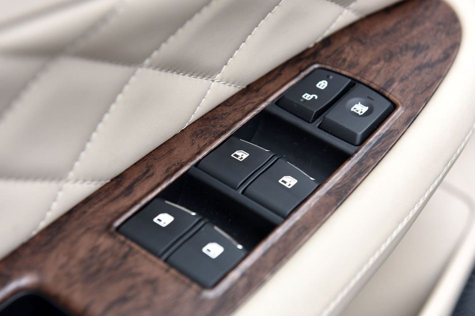 2016款 320T 至尊版 座椅空间