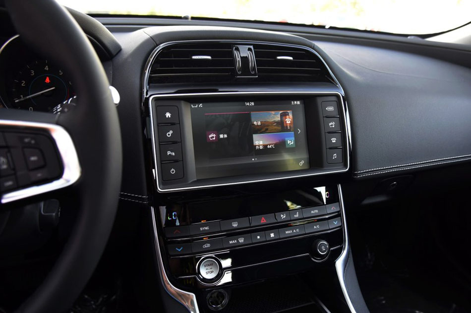 2017款 2.0T 200PS R-Sport 内饰