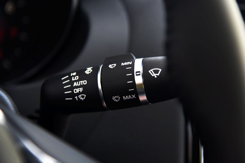 2017款 2.0T 200PS R-Sport 内饰