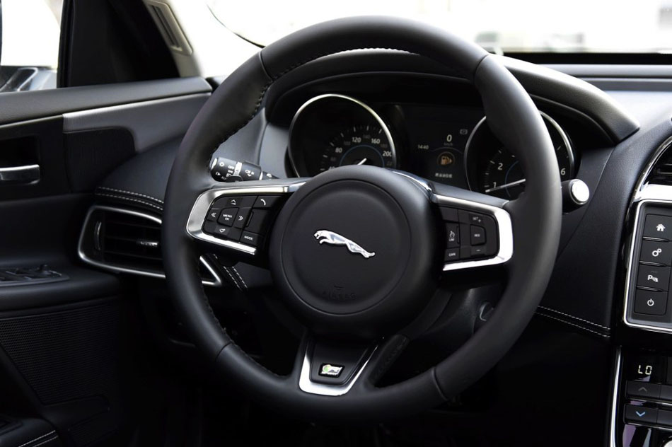 2017 2.0T 200PS R-Sport 