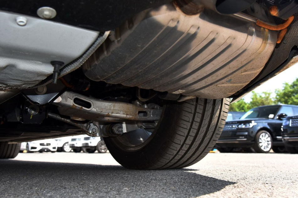 2017款 2.0T 200PS R-Sport 引擎底盘