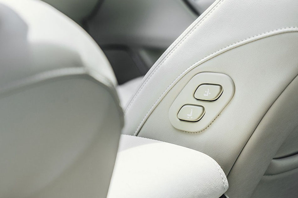 2016款 1.4T 行政尊享版 座椅空间