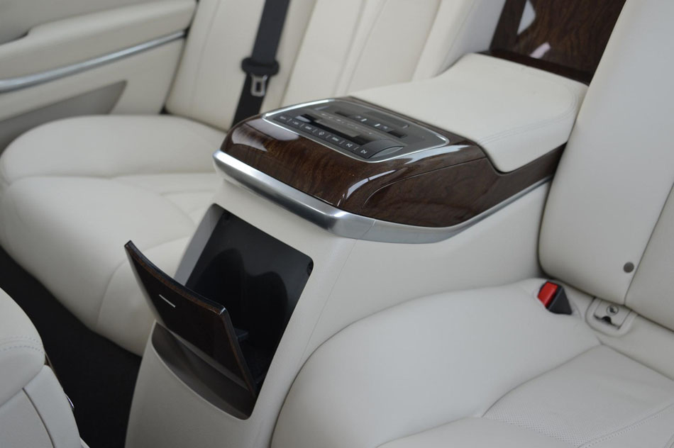 2016款 1.4T 行政尊享版 座椅空间