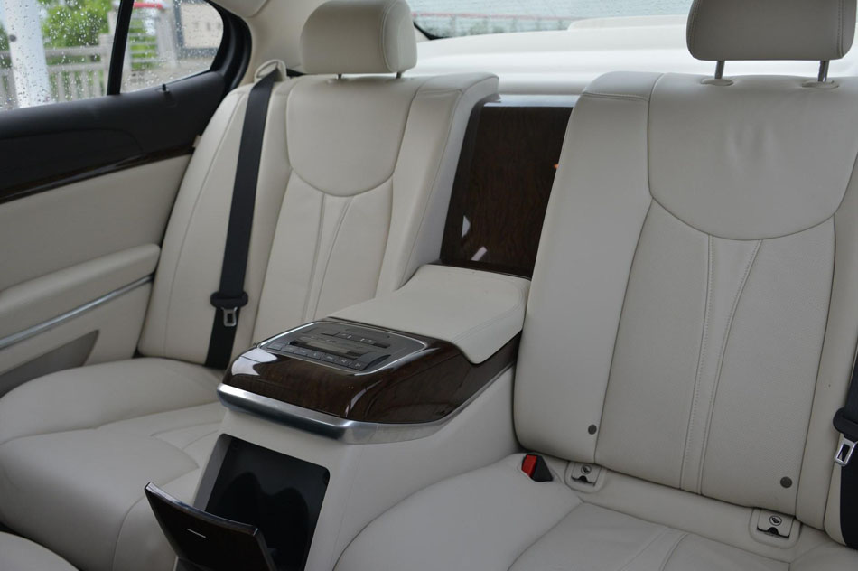 2016款 1.4T 行政尊享版 座椅空间