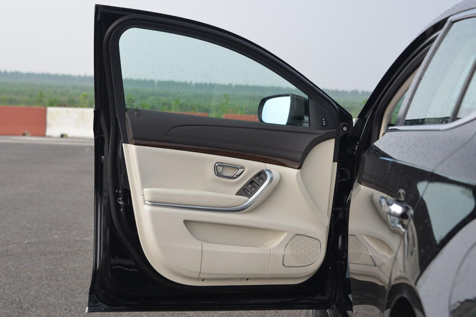 2016款 1.4T 行政尊享版 座椅空间