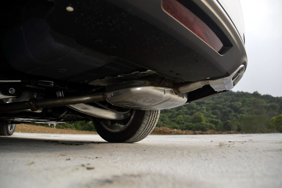 2016款 1.4T 行政尊享版 引擎底盘