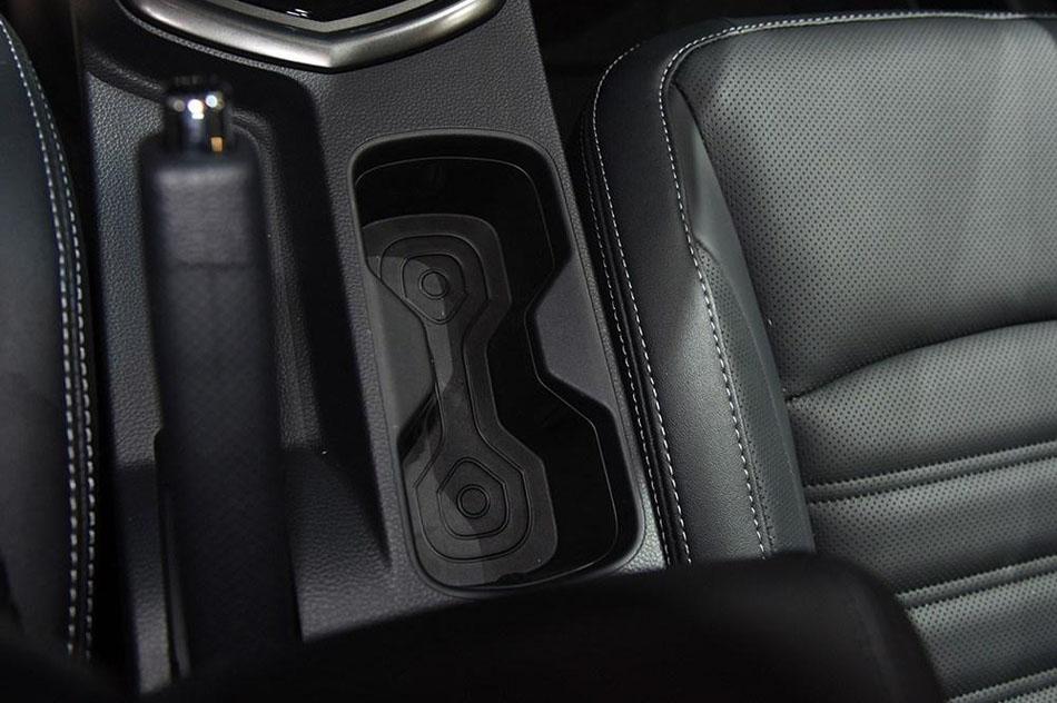 2016款 1.6L 四驱自动豪华版 内饰