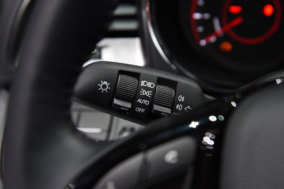 2016款 1.6L 四驱自动豪华版 内饰