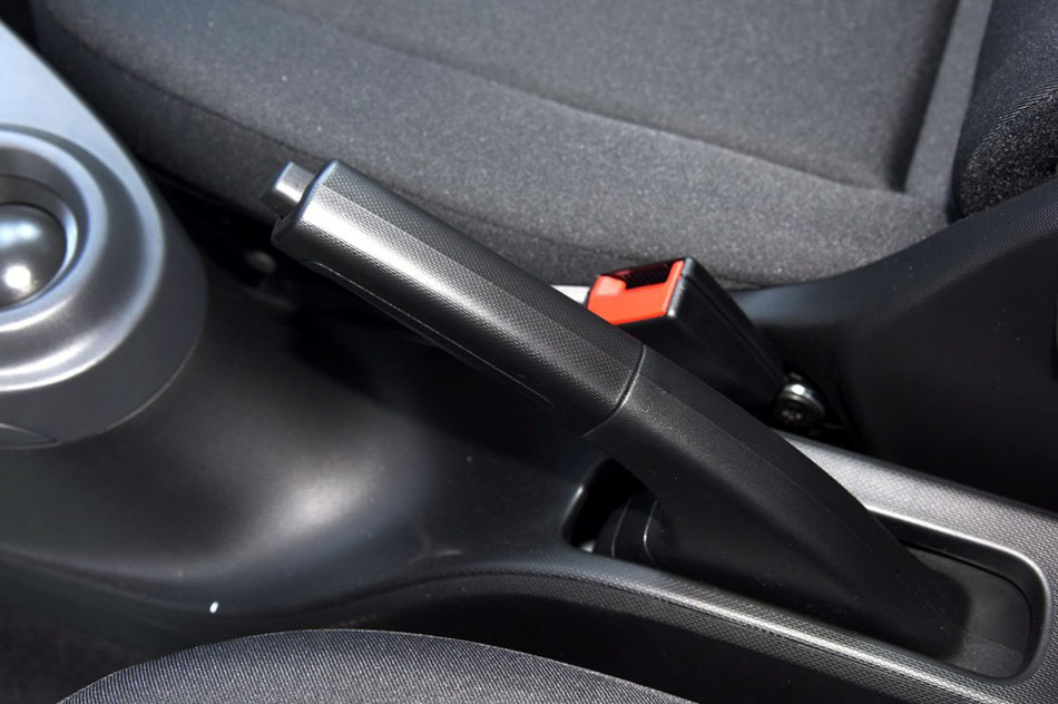 2016款 1.0L 灵动版 内饰