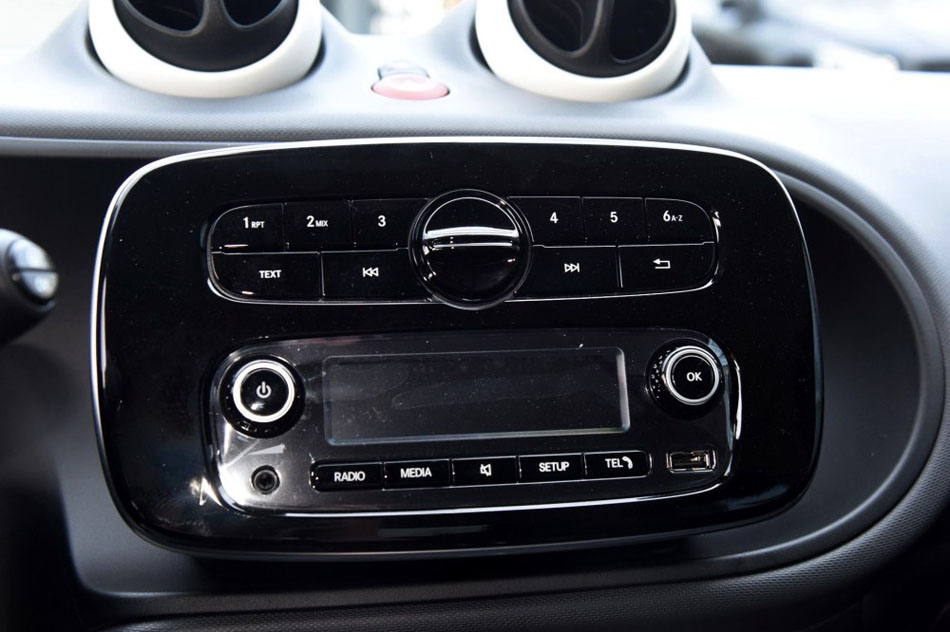 2016款 1.0L 灵动版 内饰